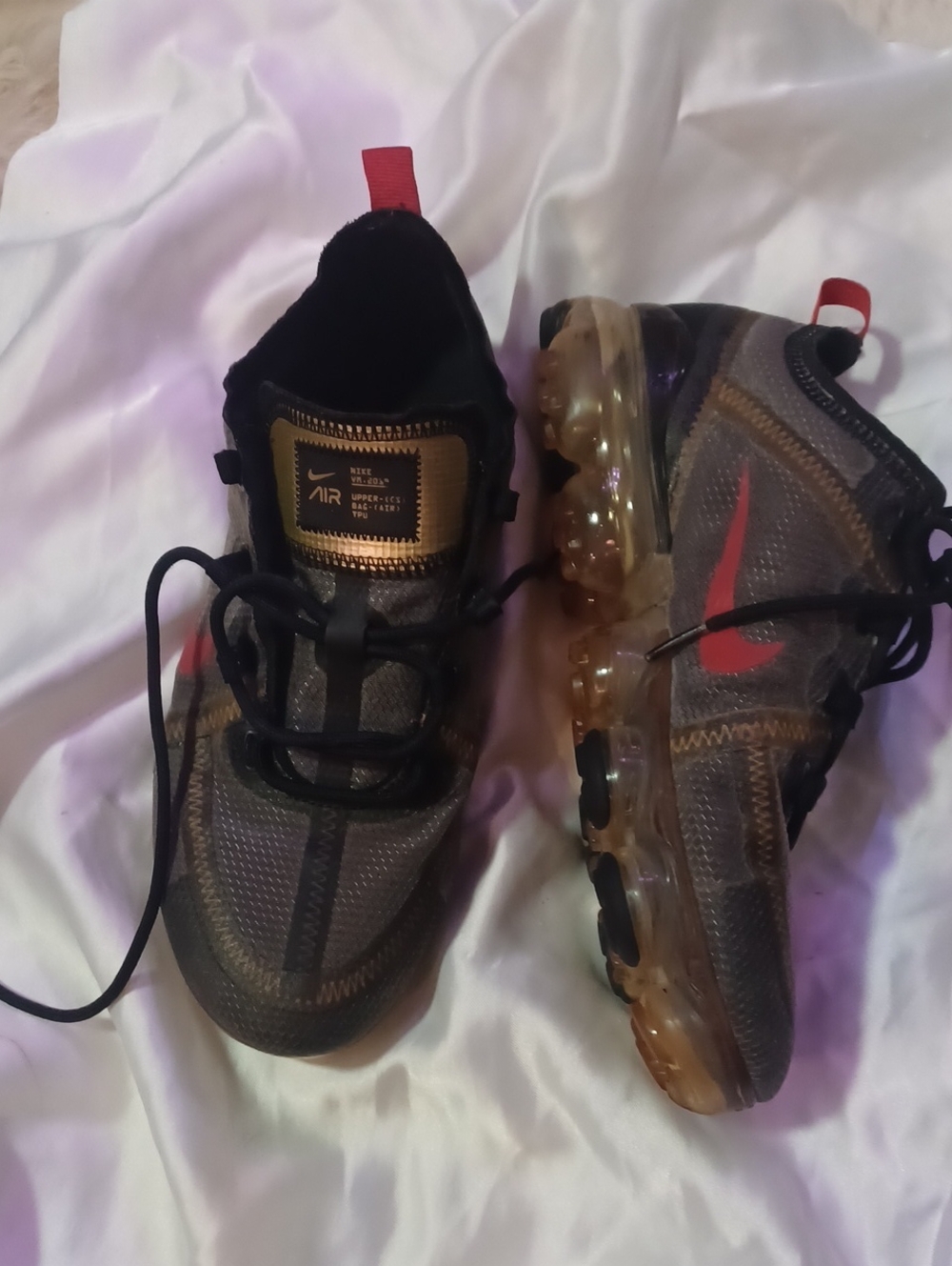 Nike Air VaporMax Lightweight Clear/GreyBlack/Red With Gold Tongue Sneakers 8.
